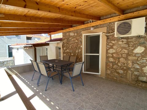 Barbajonn's Stone House House in Islands