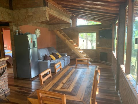 Casa Araucária House in State of Rio de Janeiro