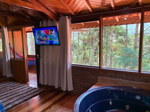 Casa Araucária House in State of Rio de Janeiro