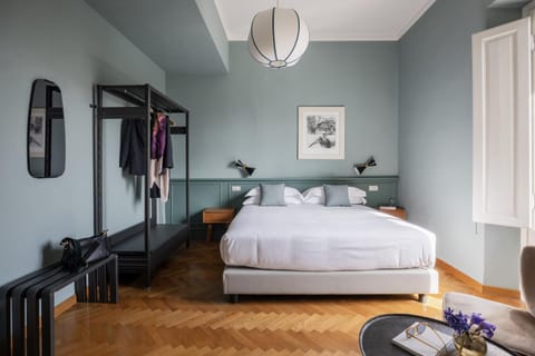Bed, Photo of the whole room, wardrobe