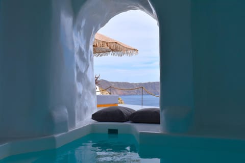 Oinos Luxury Suites Caldera Villa in Oia