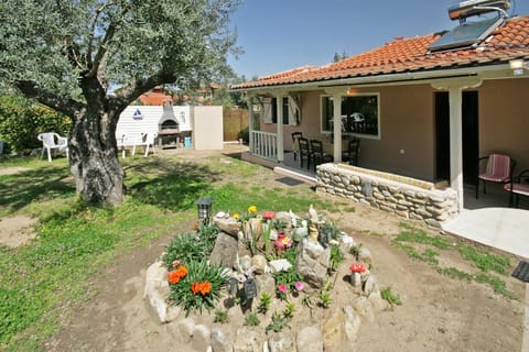 Property building, Garden, Garden view