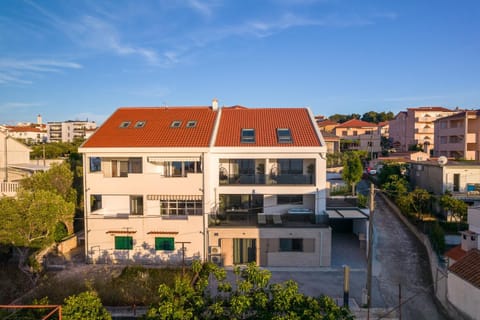 Luxury apartments LeLu Apartment in Okrug Gornji