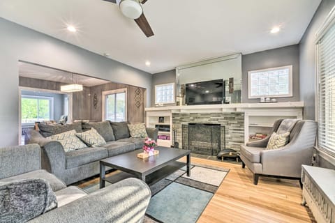 Elegant Detroit Home with Yard about 5 Mi to Dtwn! House in Detroit
