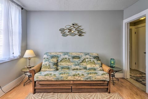 Walk to Beach Breezy Galveston Apt with Deck! Apartment in Galveston Island