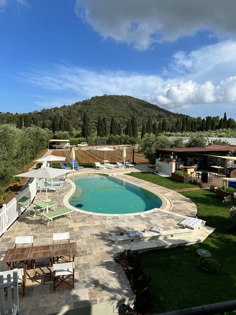 Day, Natural landscape, Mountain view, Pool view, Swimming pool, sunbed