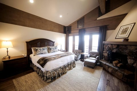 Deer Valley Two Bedroom Loft Suite with Easy Access to all Park City has to Offer condo Apartment in Deer Valley