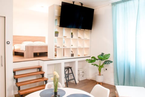 Communal lounge/ TV room, TV and multimedia, Kitchen or kitchenette, Living room, Dining area, Evening entertainment, minibar, oven, pet friendly, stove