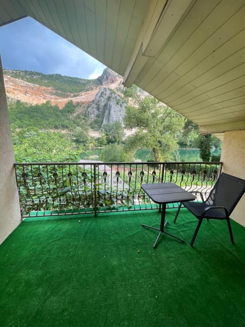 Balcony/Terrace, Mountain view