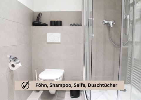 Modern Apartment - für Freunde & Familien, stadtnah, Parkplatz, E-Ladestation, Gitterbox für Fahrräder, Fitnessstudio, digitale Gästemappe mit Restaurant- und Unternehmenstipps Apartment in Koblenz