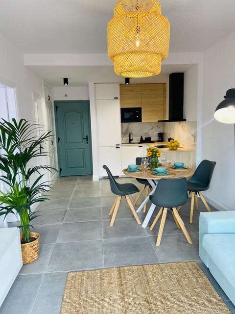 Kitchen or kitchenette, Living room, Dining area