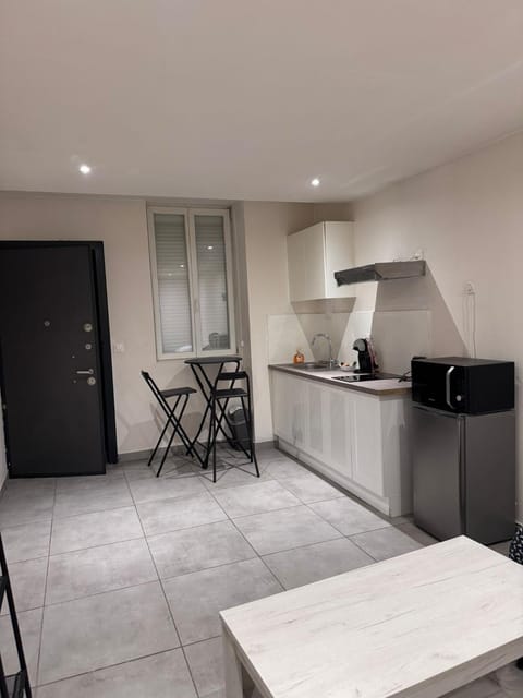 Studio en centre ville Apartment in Bourgogne-Franche-Comté