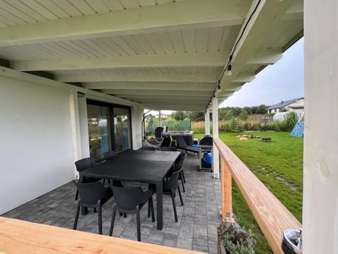 Dom nad morzem z Jacuzzi 10 osób Morze Przygód Villa in Pomeranian Voivodeship