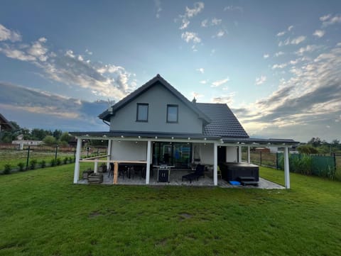 Dom nad morzem z Jacuzzi 10 osób Morze Przygód Villa in Pomeranian Voivodeship