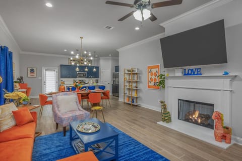 Communal lounge/ TV room, TV and multimedia, Living room, Seating area, Evening entertainment, fireplace