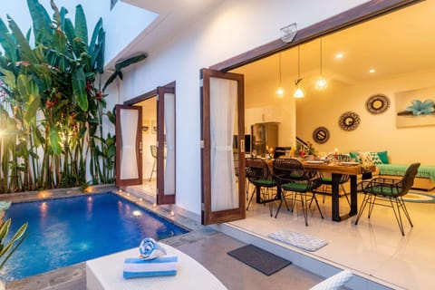 Dining area, Swimming pool