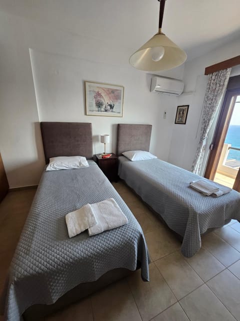 VILLA PETRINO Villa in Crete