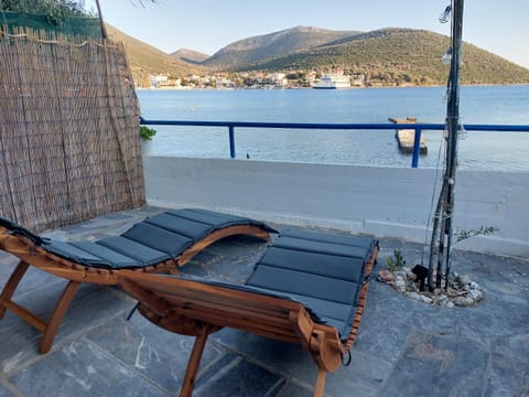 Balcony/Terrace, sunbed