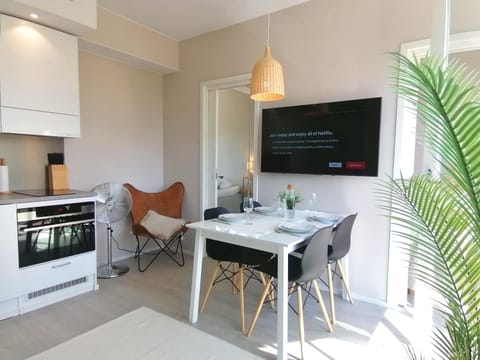 TV and multimedia, Kitchen or kitchenette, Photo of the whole room, furniture, furniture, kitchen