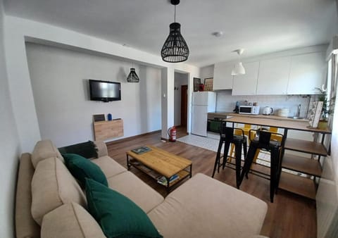 Kitchen or kitchenette, Seating area, Dining area