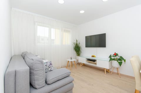 Communal lounge/ TV room, TV and multimedia, Living room, Seating area