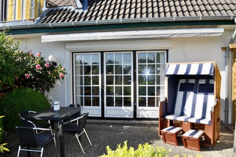 Patio, BBQ facilities, Garden, Seating area, Garden view