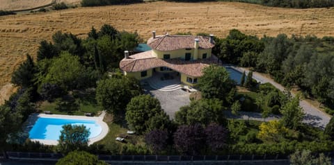Property building, Bird's eye view, Pool view, Swimming pool
