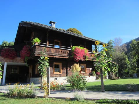 Chalet Fasserhäusl im Zillertal - Sauna ,Hot Tub, Kamin, ideal für Familien Chalet in Uderns