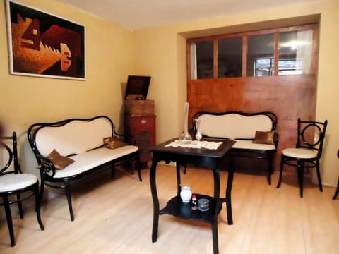 Communal lounge/ TV room