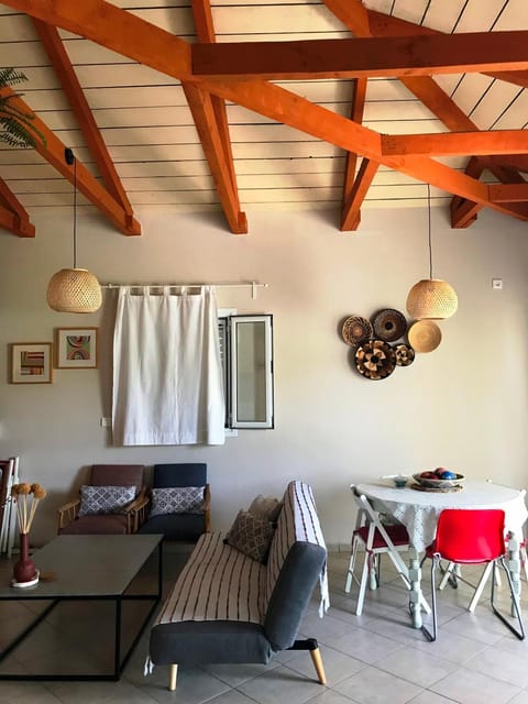 Living room, Photo of the whole room, Seating area, Dining area