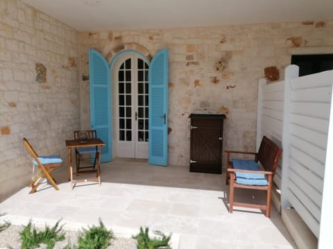 Patio, Facade/entrance