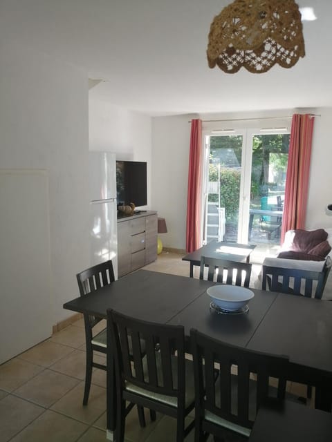 TV and multimedia, Seating area