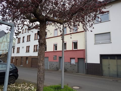 Property building, Neighbourhood, Location