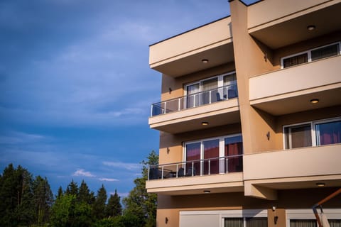 Property building, Balcony/Terrace