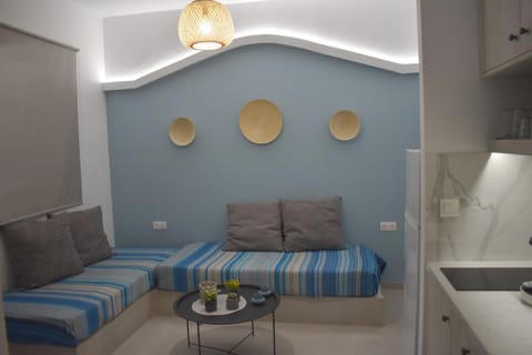 Bed, Seating area