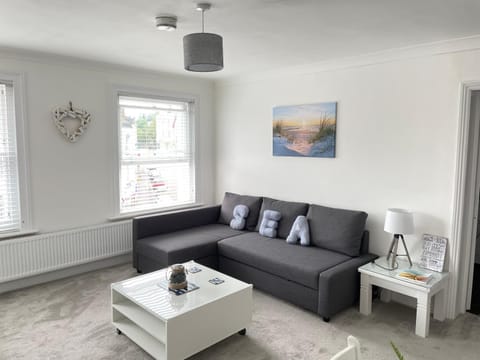 Living room, Photo of the whole room, Seating area