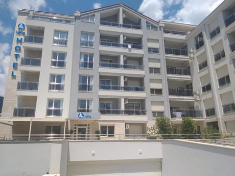 Property building, Facade/entrance