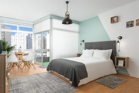 Spring, Bed, Winter, Summer, Coffee/tea facilities, View (from property/room), Balcony/Terrace, Balcony/Terrace, Photo of the whole room, Seating area, Bedroom, Autumn, Meals, laundry