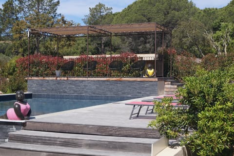 Area and facilities, Swimming pool, furniture