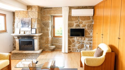 TV and multimedia, Living room, air conditioner