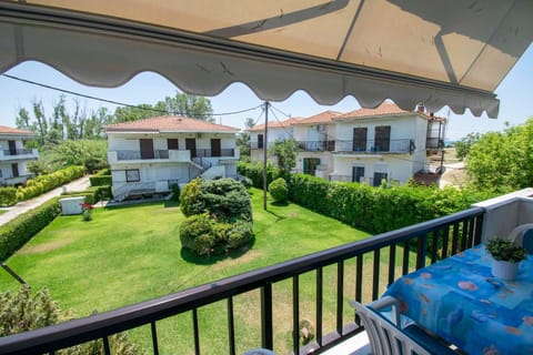 Balcony/Terrace, Garden view