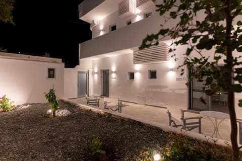 Facade/entrance, Garden view