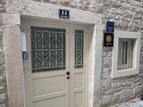 S-Rooms Apartment in Šibenik