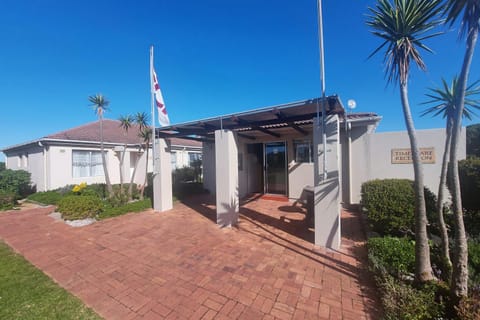 Facade/entrance, Garden