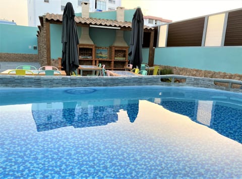 BBQ facilities, Swimming pool, sunbed