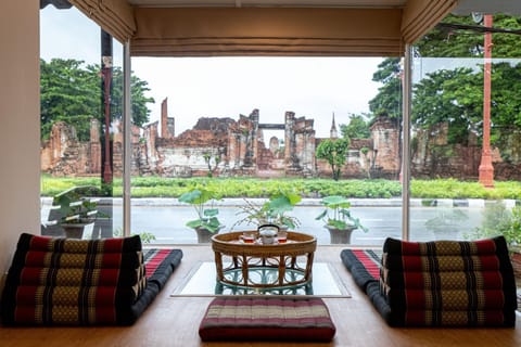 Seating area, Food, Garden view