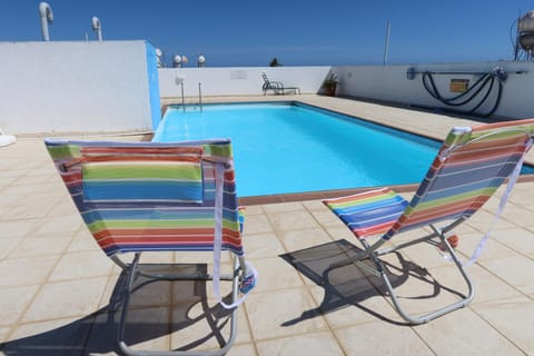 Pool view, Swimming pool, sunbed