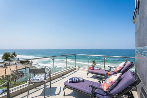 Patio, Day, View (from property/room), Balcony/Terrace, Seating area, Beach, Sea view, sunbed