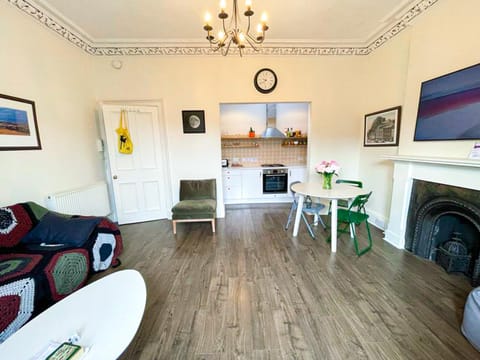 Kitchen or kitchenette, Seating area, Dining area, kitchen, kitchen