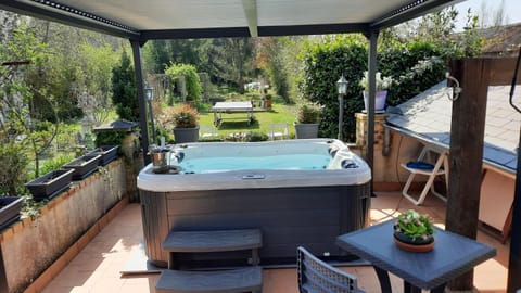 Le Pavillon Tilia House in Centre-Val de Loire